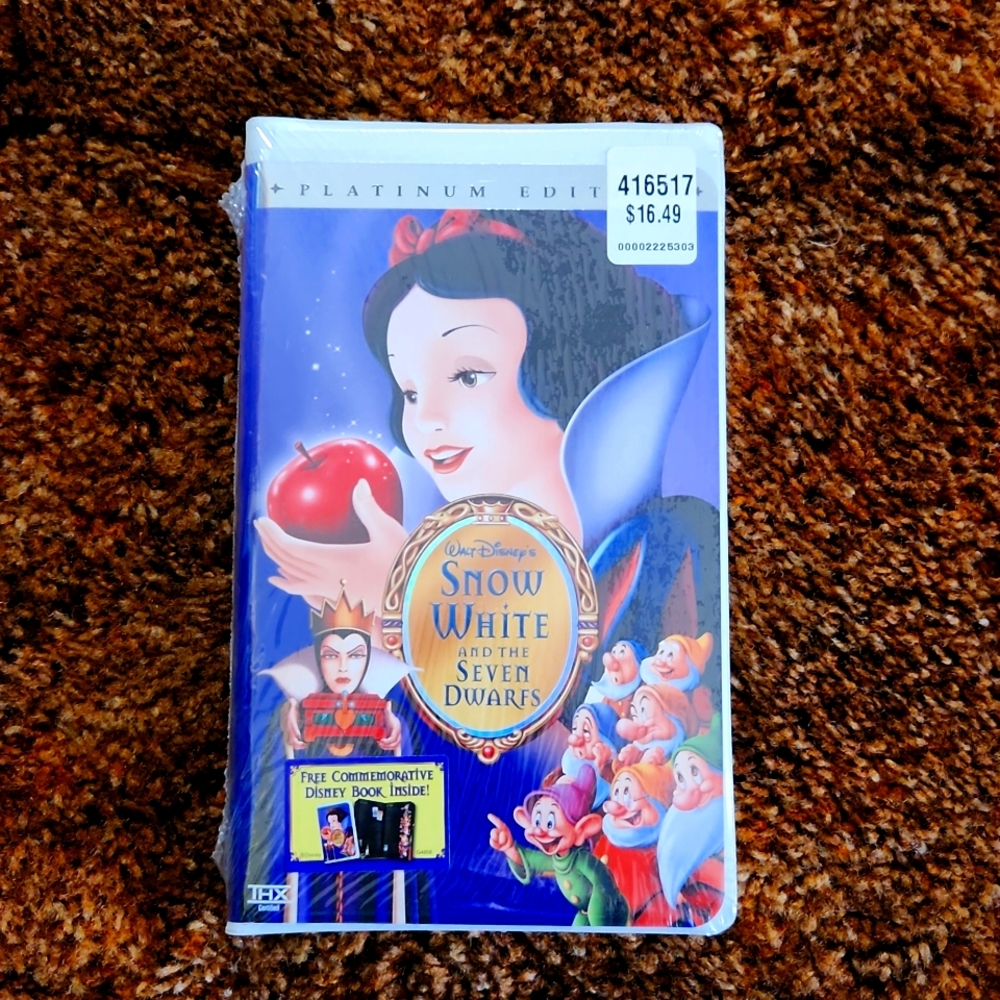 Unopened snow white and the 7 dwarfs.